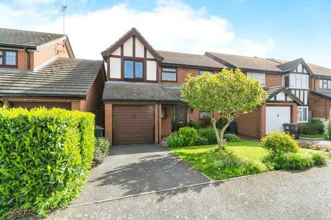 Detached house for sale in Tameton Close, Luton