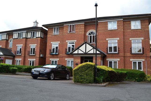 Flat to rent in Swynford Gardens, Hendon, London