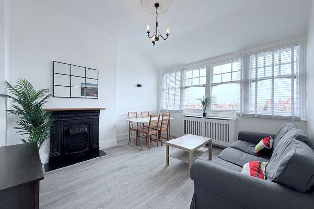2-bed flat on 6, Queens Avenue, London, £450,000