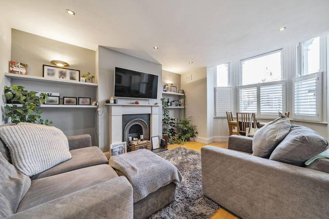 Flat for sale in Killyon Road, Clapham Old Town, London