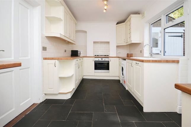 114, Arbour Lane, Essex photo 4
