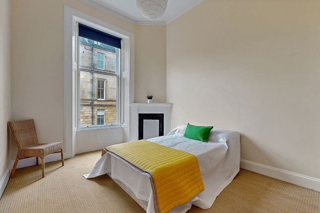 2/2, 4, Southpark Avenue, Glasgow photo 3