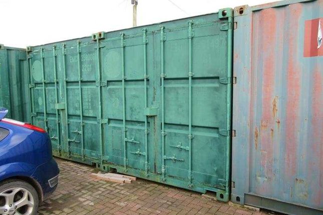 Commercial property to let in Lyneham, Chippenham