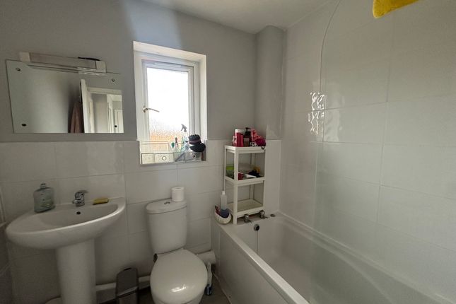 36, MILTON KEYNES photo 5