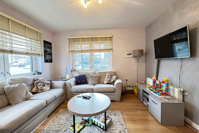 Thumbnail Flat for sale in Sympathy Vale, Dartford