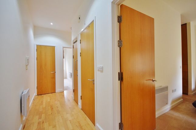 Room to rent in Gunnersbury Avenue, Ealing Common