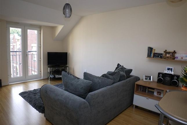 47, Whitehall Green, LEEDS photo 2