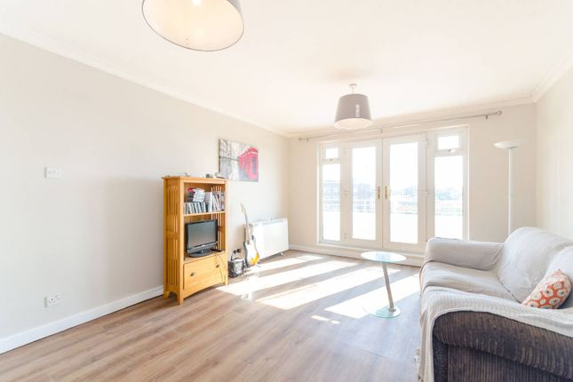 Flat for sale in Eaton Drive, Kingston Hill, Kingston Upon Thames