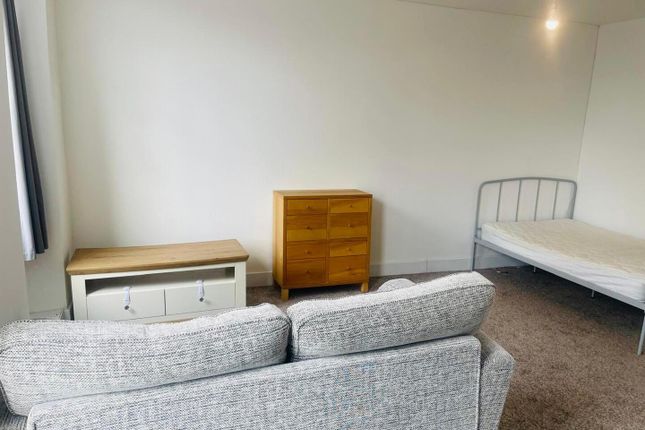 Flat At, 7, Market Place, Richmond photo 5
