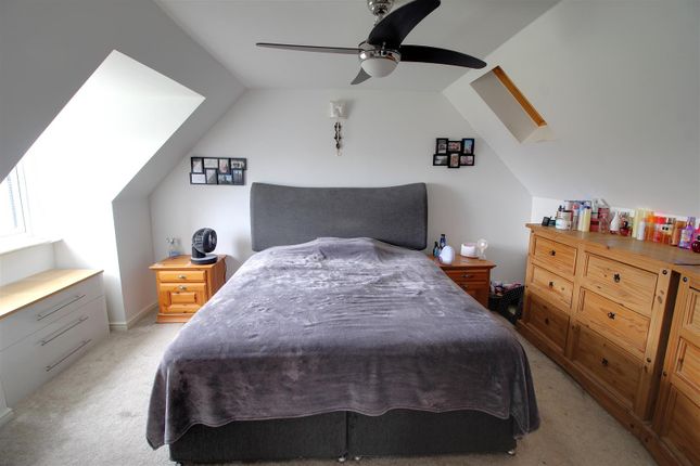 6, Manor Road, Newent photo 4