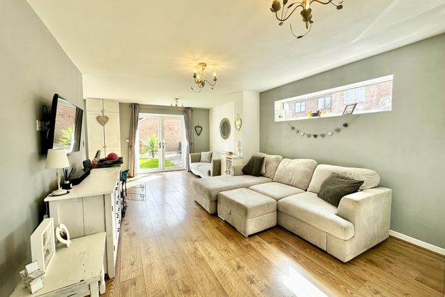 27, Meadowsweet Road, Knutsford photo 2