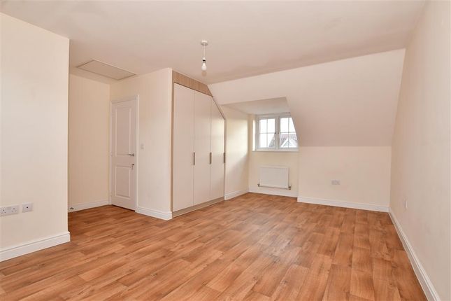 Thumbnail Town house for sale in Germander Avenue, Halling, Rochester, Kent