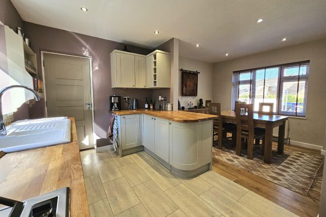 17, Orchard Walk, Wotton-Under-Edge photo 3