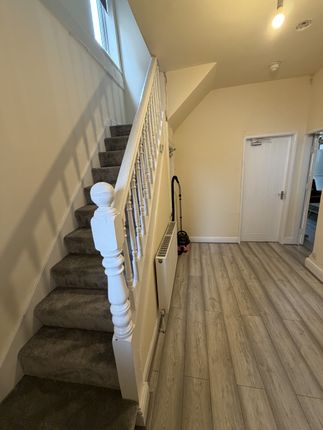 Harlaxton Drive, Nottingham photo 5