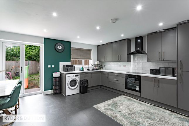 13, Middle Farm Close, Manchester photo 4