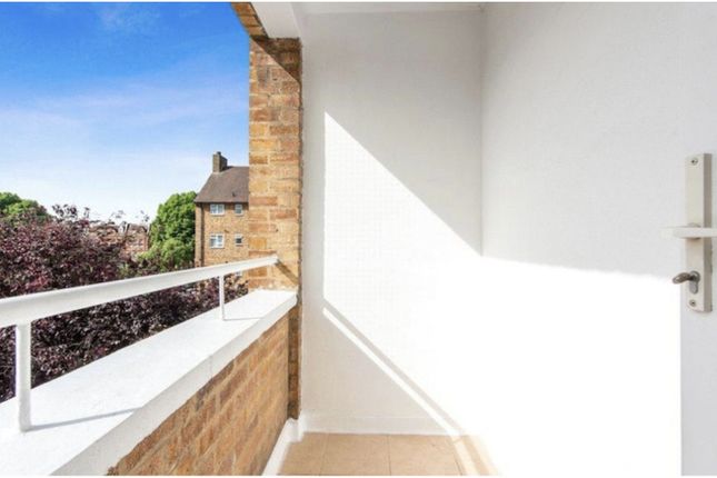 Flat for sale in Studholme Court, London