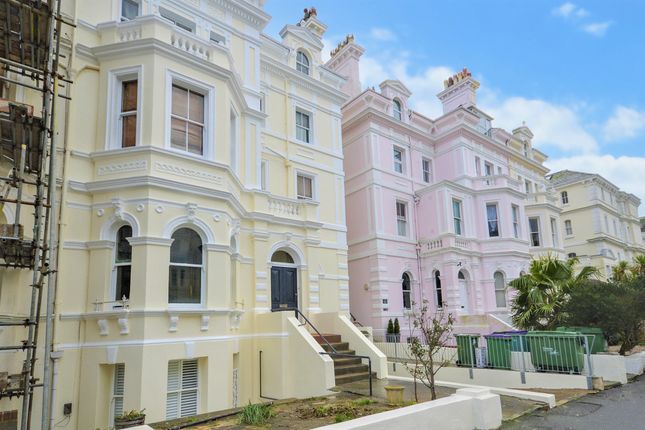 8 Augusta Gardens Folkestone Kent Ct20 1 Bedroom Flat For