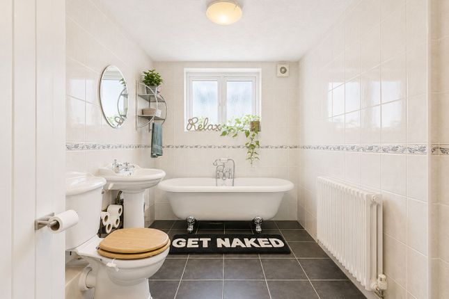 43, Harwich Road, Manningtree photo 3