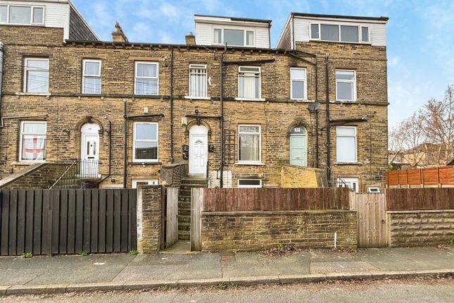 4-bed house on 19, Grape Street, Bradford, £100,000
