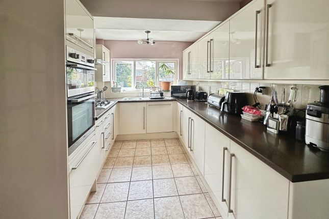 19, Springhill Road, Wolverhampton photo 2