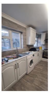 Thumbnail Flat to rent in Griffin Road, London