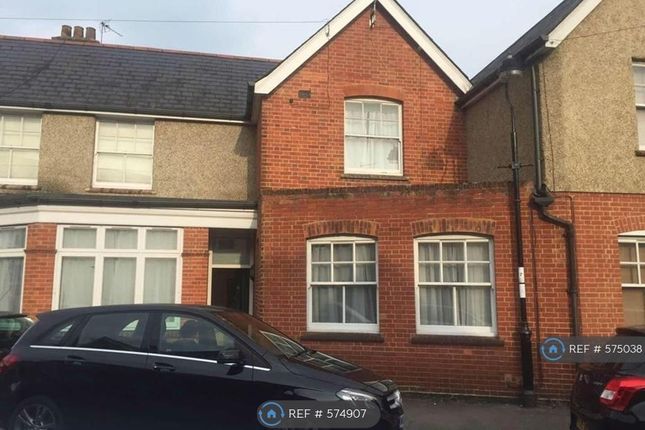 Thumbnail Terraced house to rent in Queens Road, Basingstoke