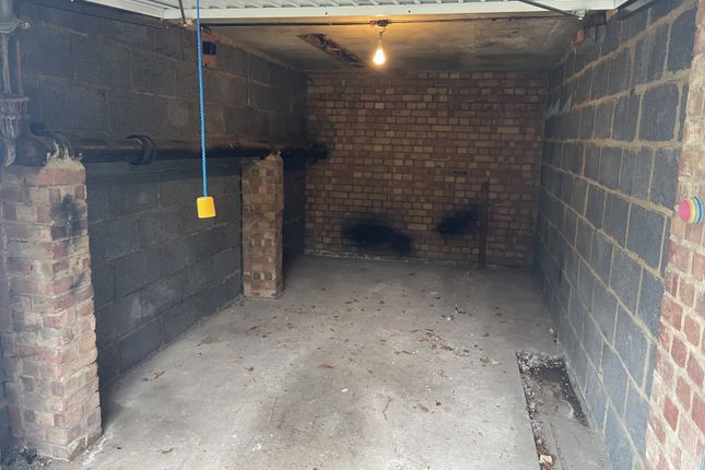 Parking/garage to rent in Colney Hatch Lane, Muswell Hill