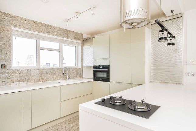 Flat 64, Brunswick Court, Tompion Street, London photo 3
