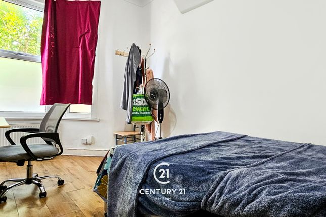 Flat for sale in Francis Road, London