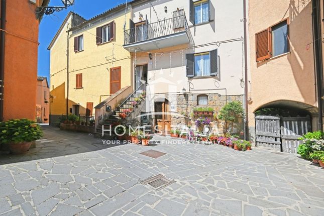 Thumbnail Terraced house for sale in Lubriano, Latium, Italy