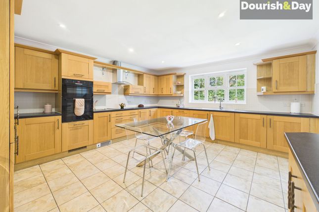3 Beechcroft Grange, Stafford photo 2