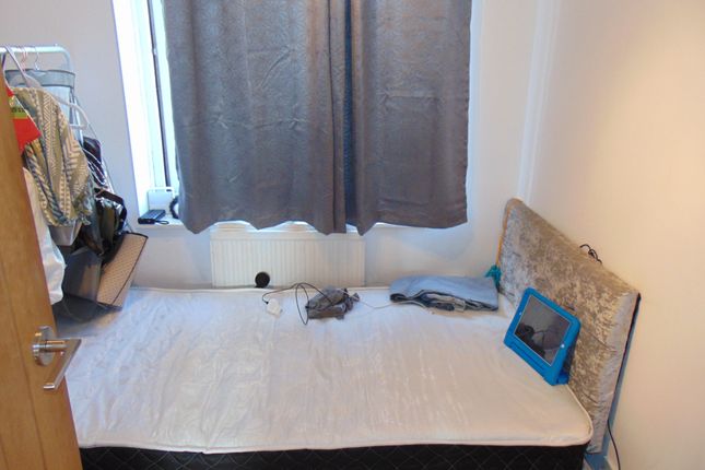 End terrace house for sale in Blanche Street, Canning Town, London