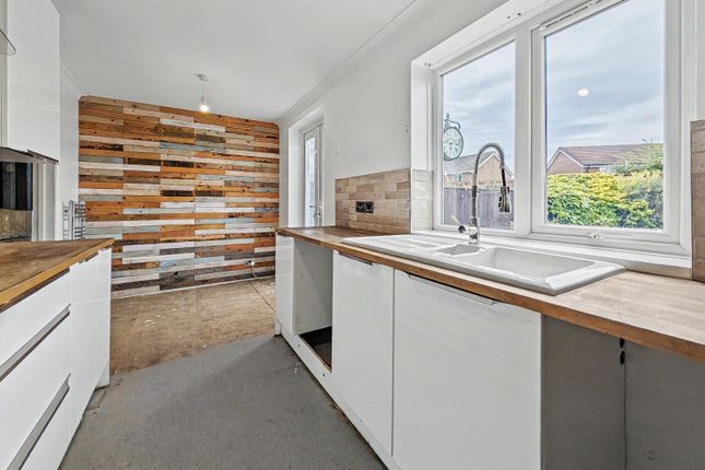 2 Woodcroft Close, Annitsford photo 4