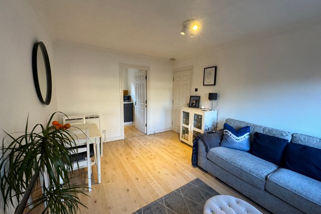 Thumbnail Flat for sale in Riverside Court, Leeds