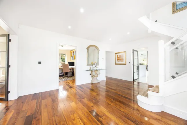 3 The Falls, Tromode Road, Douglas photo 4