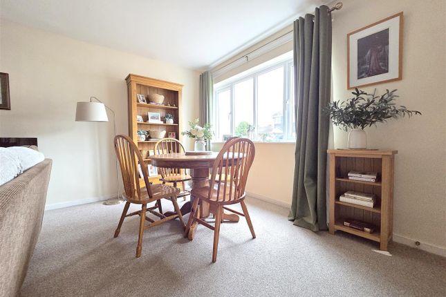 5, Oak Apple Close, Stourport-On-Severn photo 3