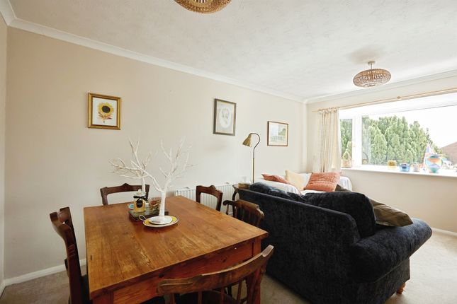 19, Claremont Avenue, Gillingham photo 4