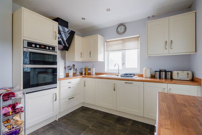 39 Barnfield, Crediton photo 2