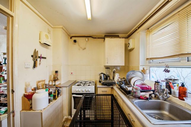 43, Gisbourne Court, LEICESTER photo 3