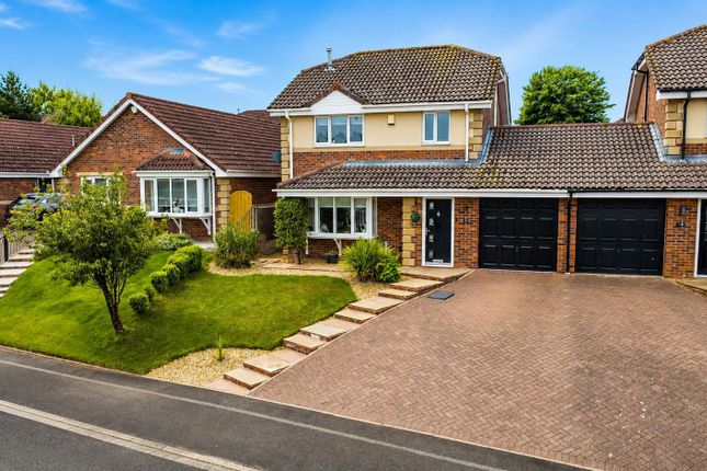 4, Northumberland Close, Darwen photo 2