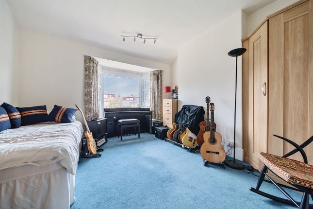 Terraced house for sale in Woodberry Avenue, London