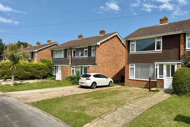 7, River Gardens, Lymington photo 3