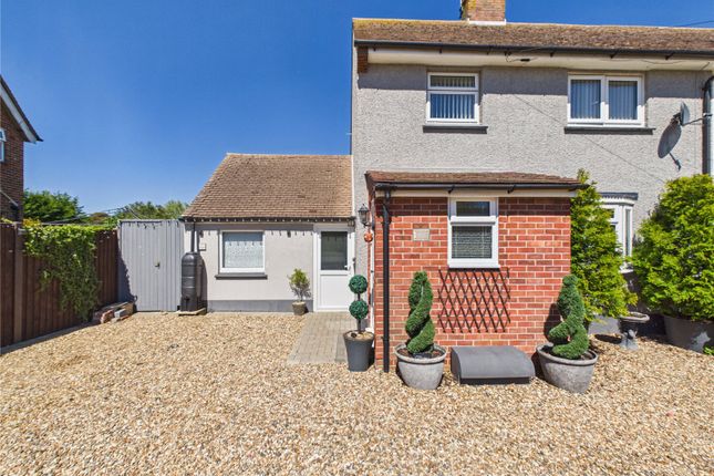 32, Middlefield Road, Manningtree photo 2