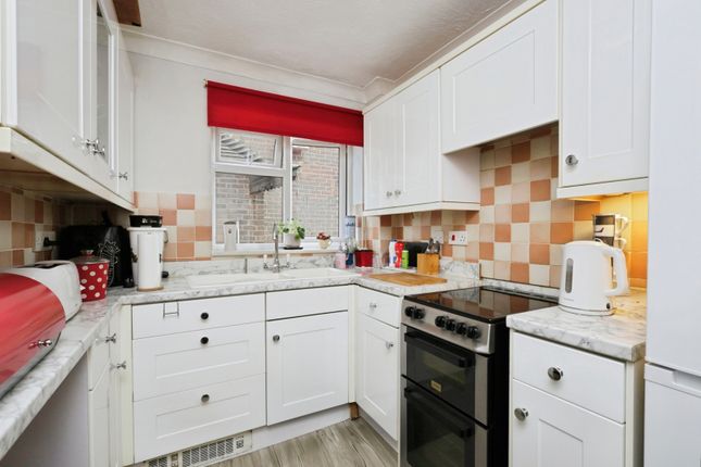 Flat 17,, Parkside, Heathfield photo 2