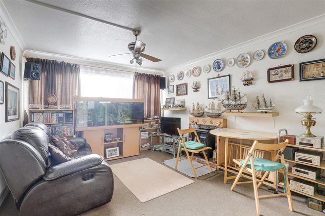 29 Abercarn Close, Nottingham photo 4