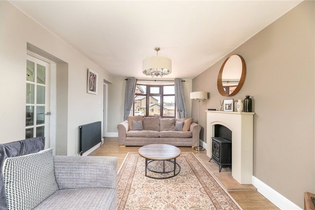 19, The Roundway, Leeds photo 2