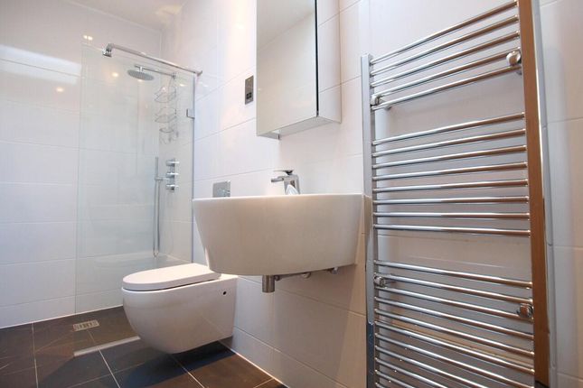 384A, Hornsey Road, London photo 5