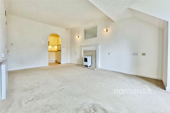 Flat 27, McKernan Court,, High Street, Berkshire photo 3
