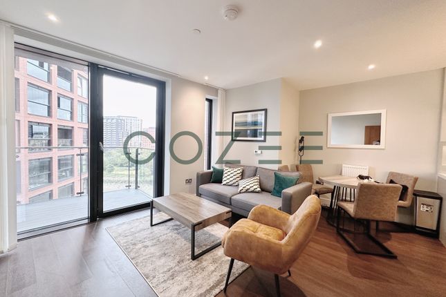 Room to rent in Morello House, London