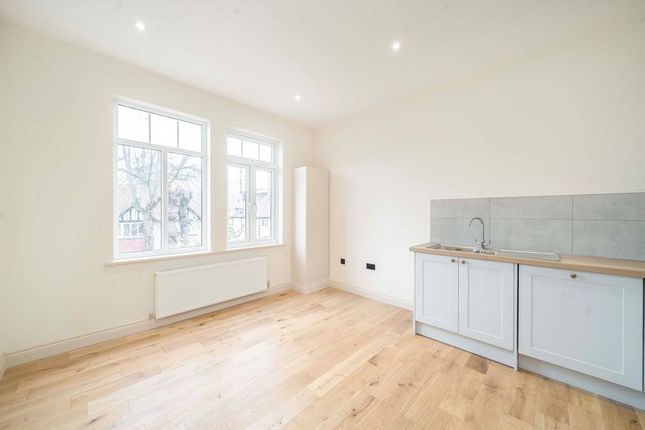 Flat 3, 46, Avenue Gardens, London photo 4